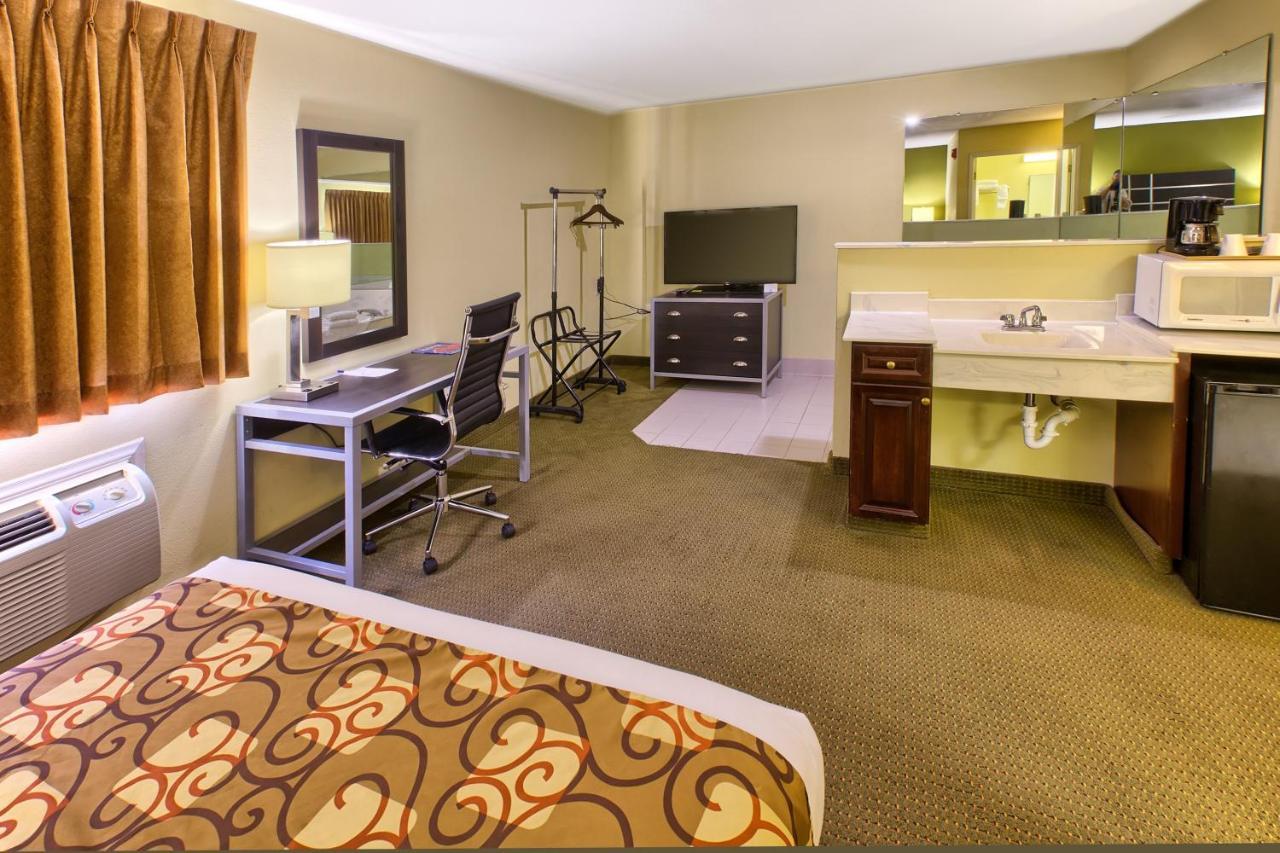 Country Hearth Inn Of Knightdale Екстер'єр фото