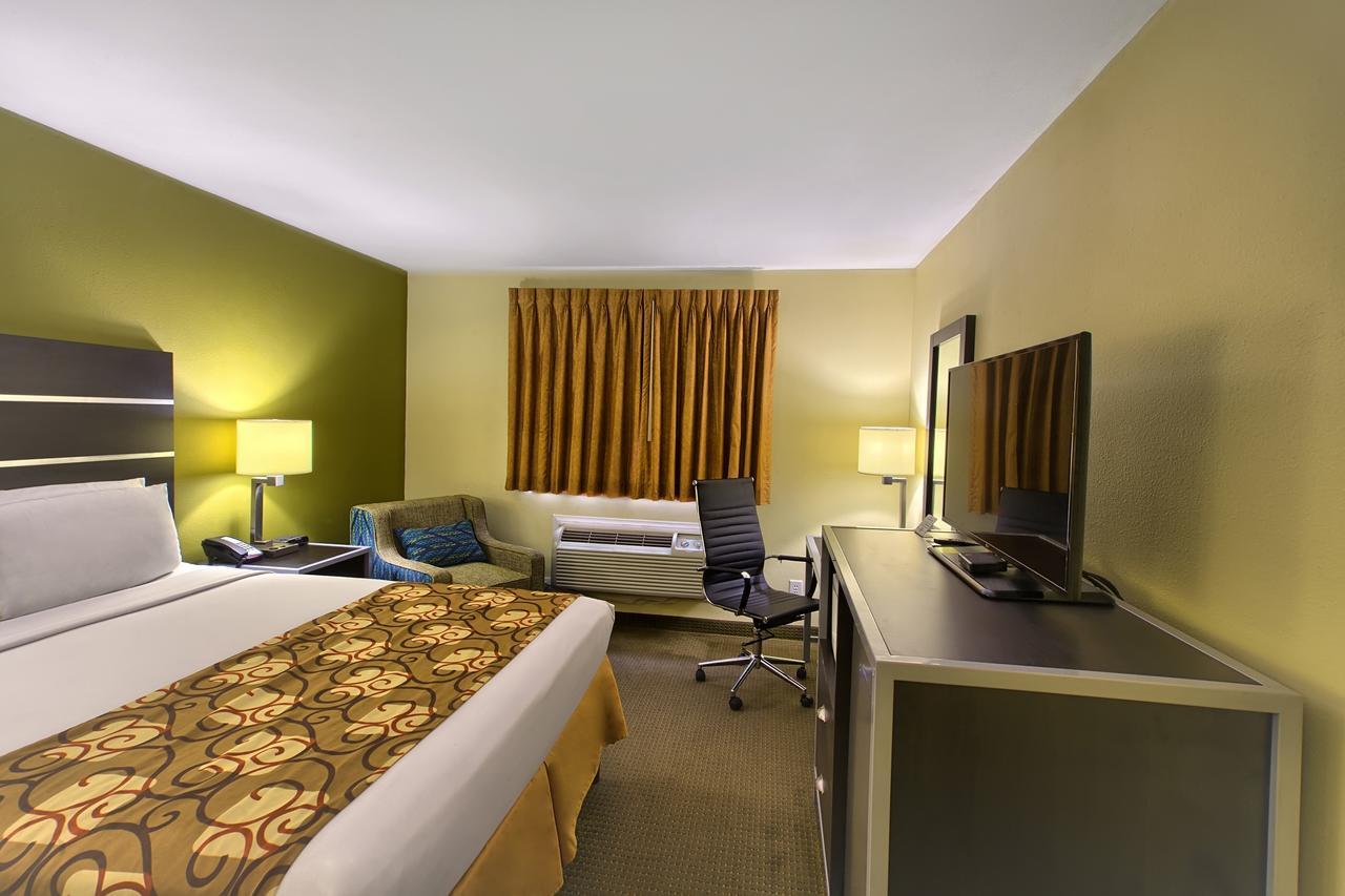 Country Hearth Inn Of Knightdale Екстер'єр фото