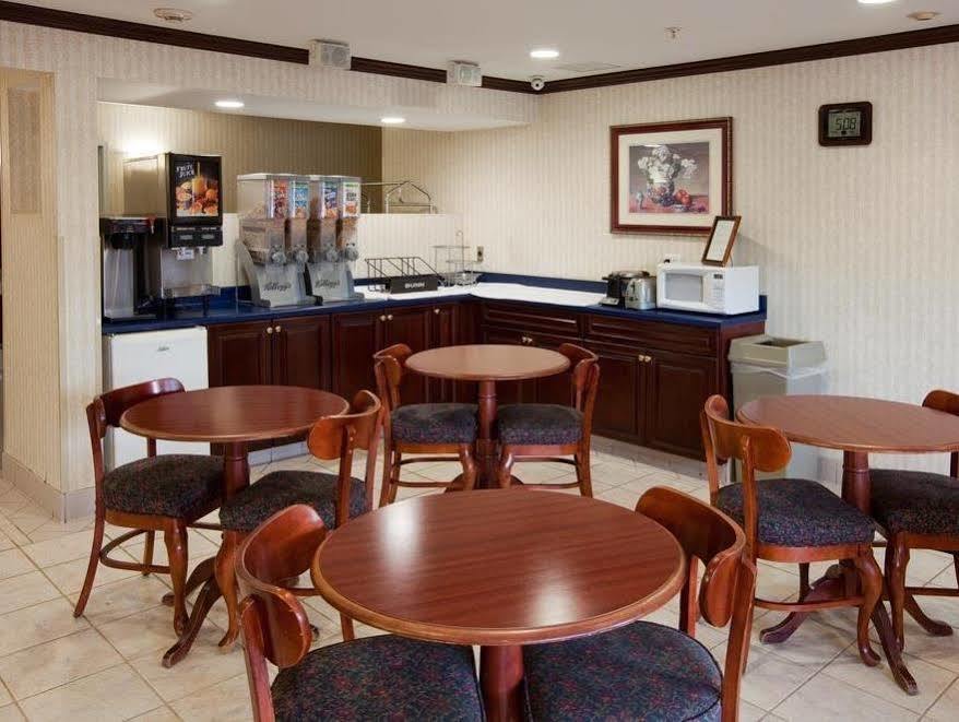 Country Hearth Inn Of Knightdale Екстер'єр фото