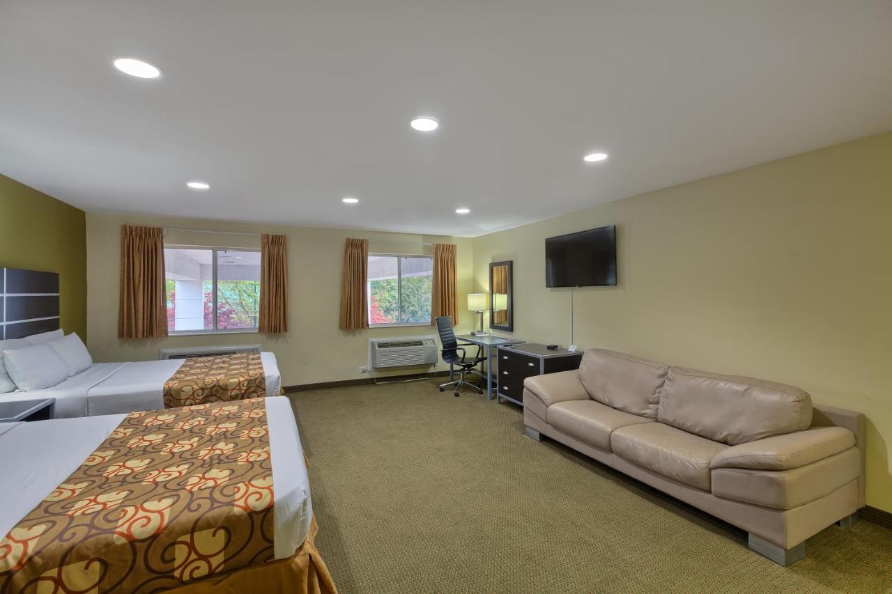 Country Hearth Inn Of Knightdale Екстер'єр фото